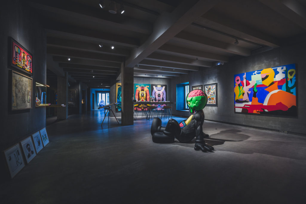 Coleccion_solo_hall_kaws